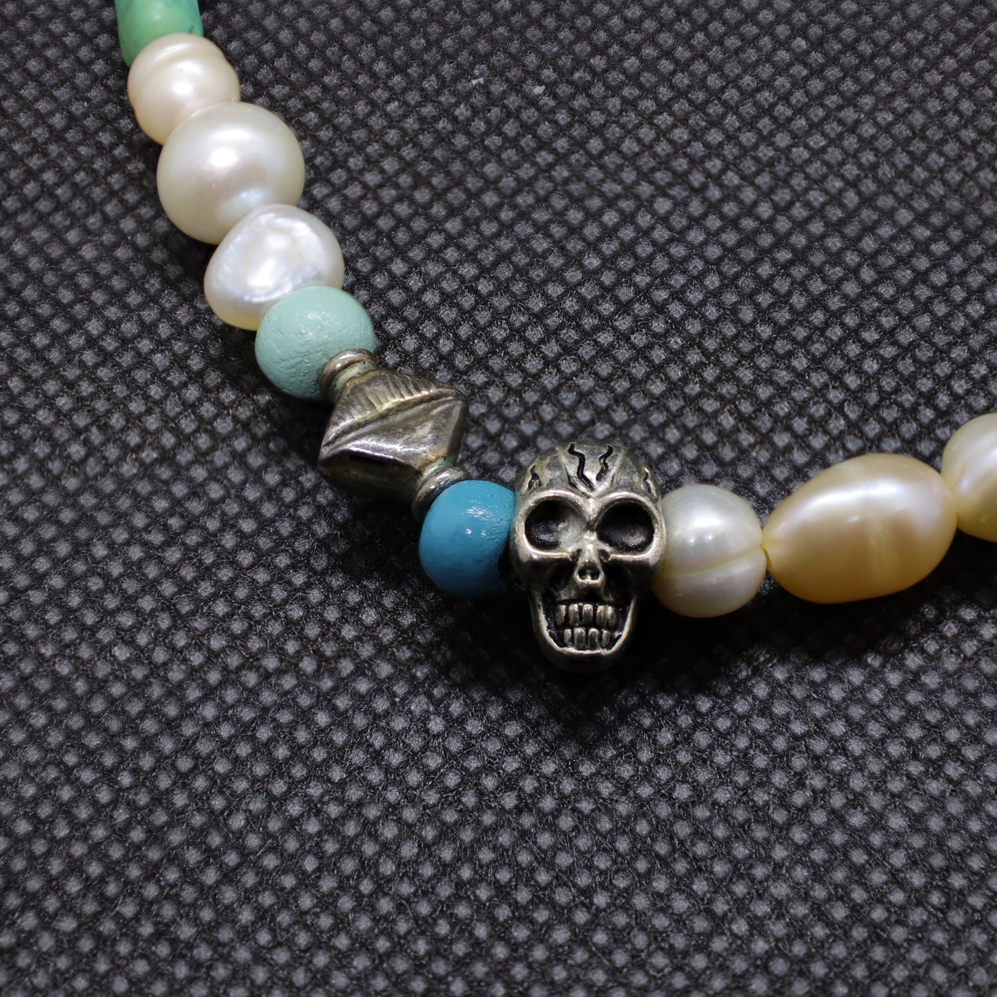 Bracelet Perles Baroques d'Eau Douce, Turquoise, Perle Tête de Mort Argent et Perles Intercalaires Argent