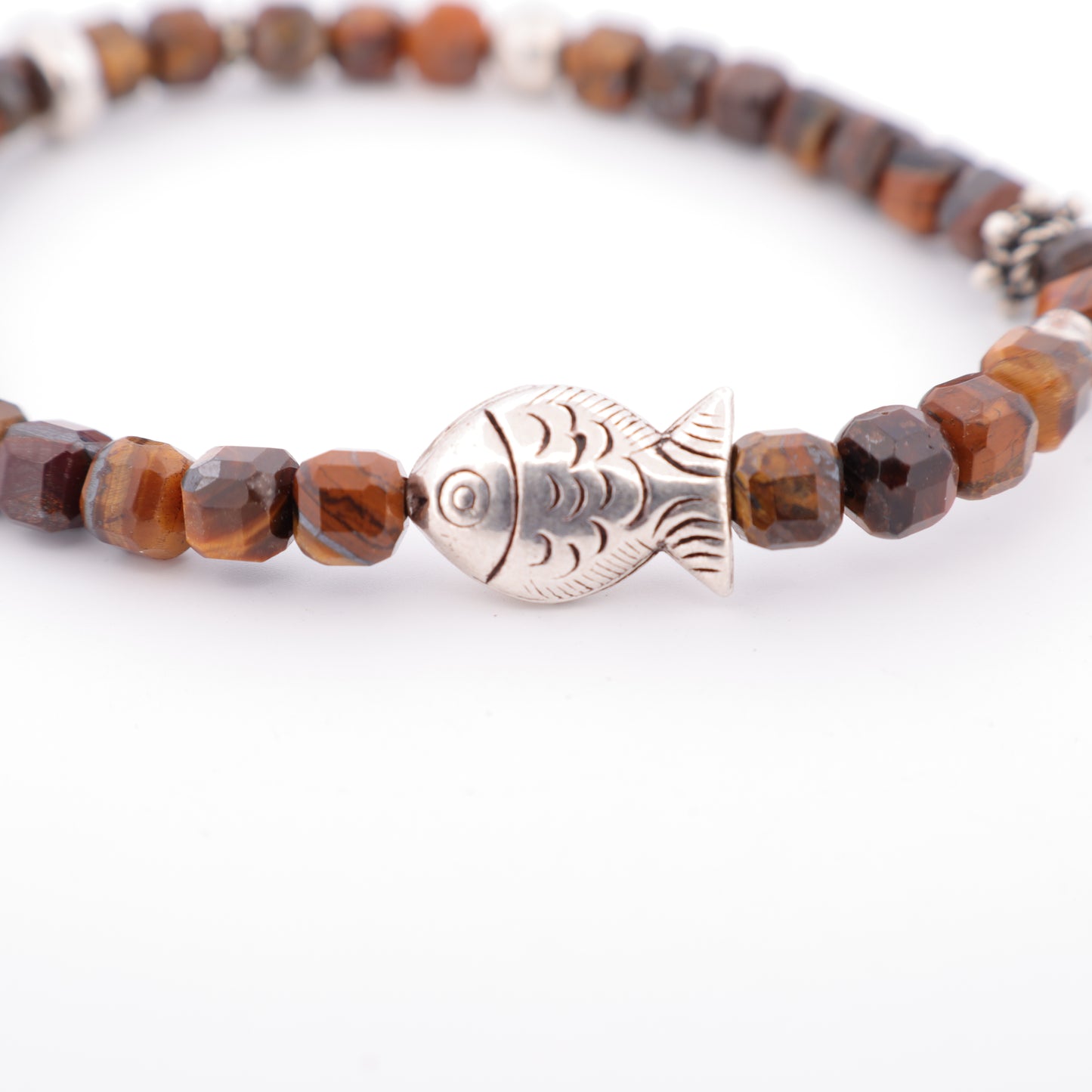 Bracelet Perles d'Agate Facetées, Motif Poisson et Perles Intercalaires Argent