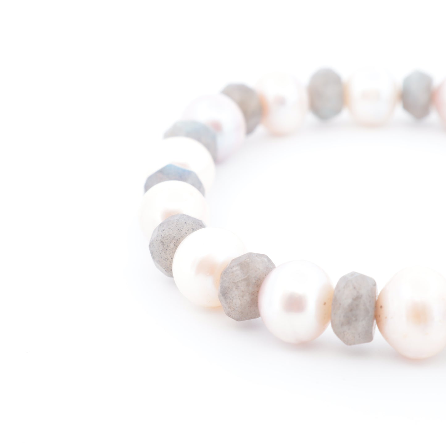 Bracelet Perles d'Eau Douce Blanches et Perles de Labradorite Facettées