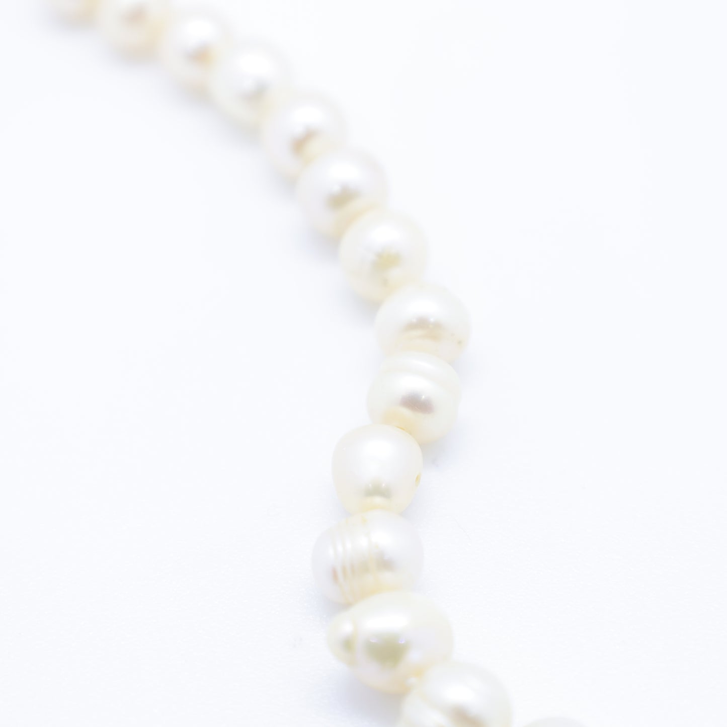 Collier Perles Baroques d’Eau Douce Blanches, Agate "Libellule" Jaune et Perles Intercalaires Argent
