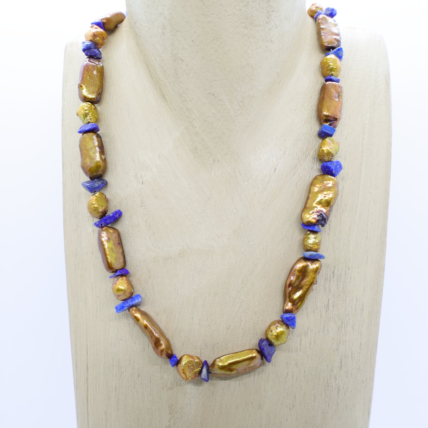 Collier Perles Baroques d'Eau Douce Dorées, Perles en Lapis Lazuli et Fermoir Mousqueton Argent