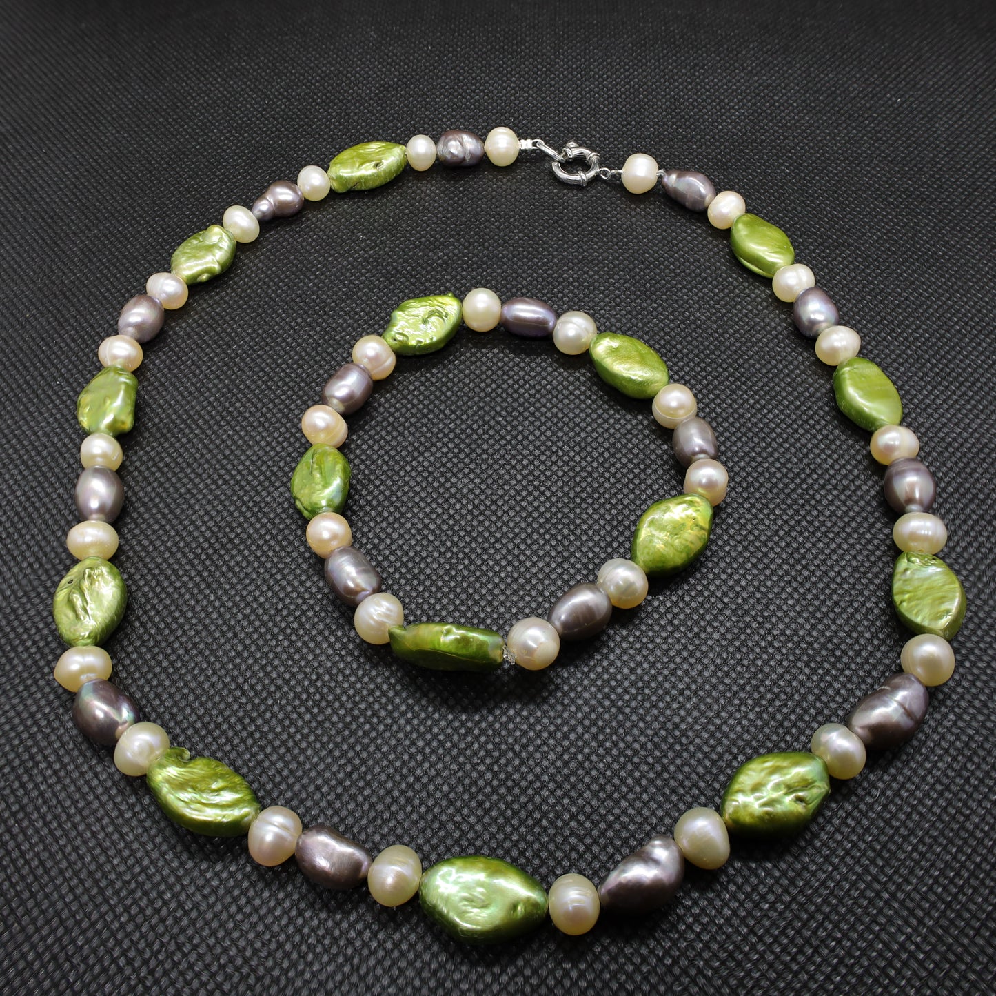Collier Perles Baroques d'Eau Douce Vert Pastel, Blanc Rosé et Gris