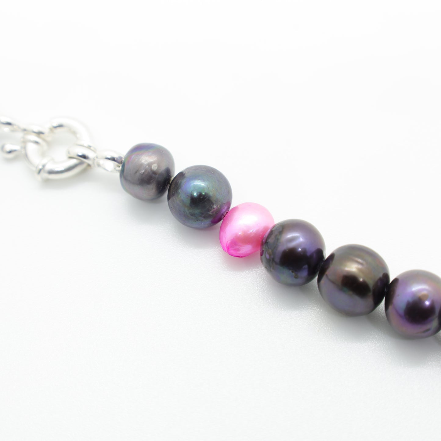Collier Perles Baroques d'Eau Douce Noires, Perles en Pâte de Verre, Croix et Fermoir Argent