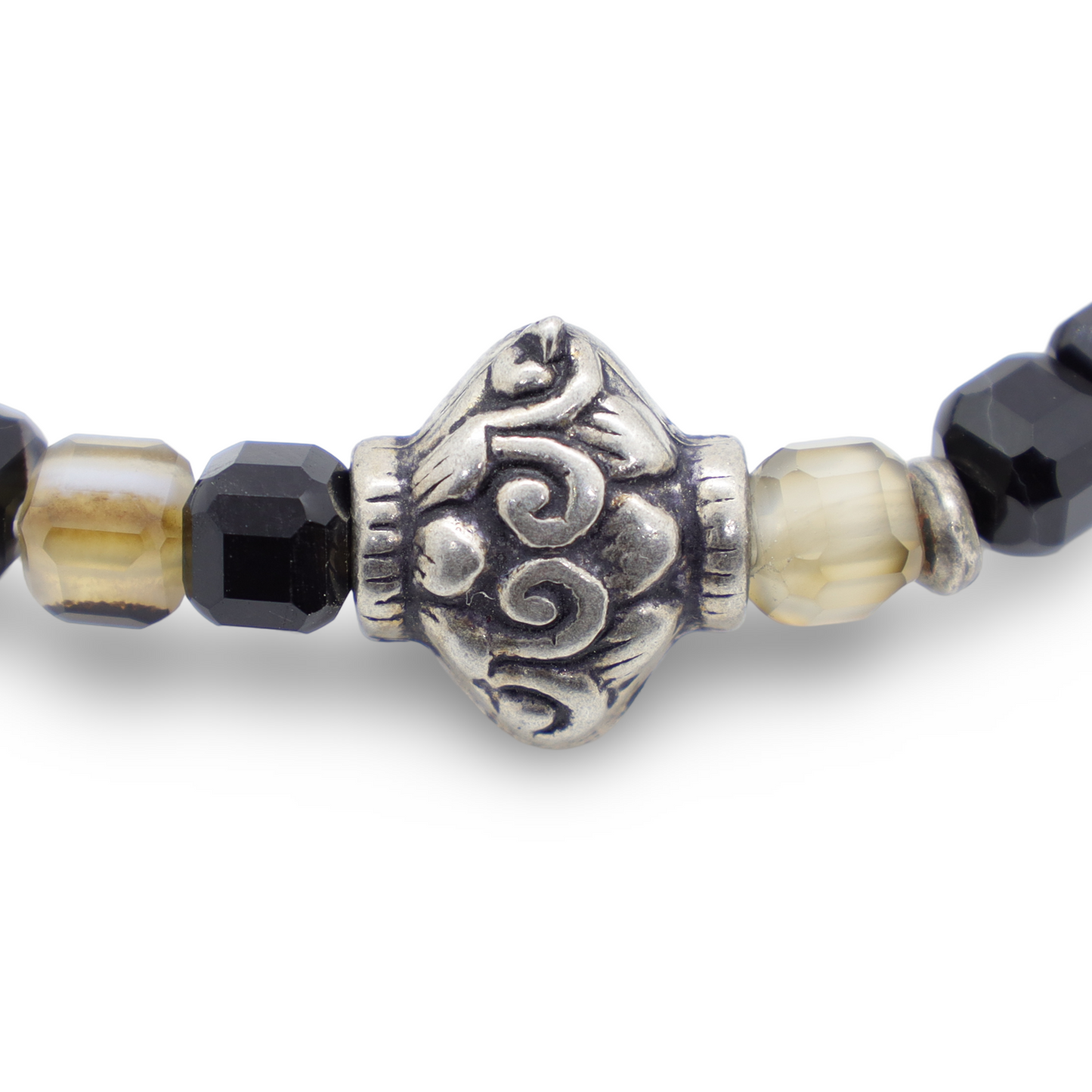 Bracelet Perles d'Agate Facetées, Motif Ciselé et Perles Intercalaires Argent