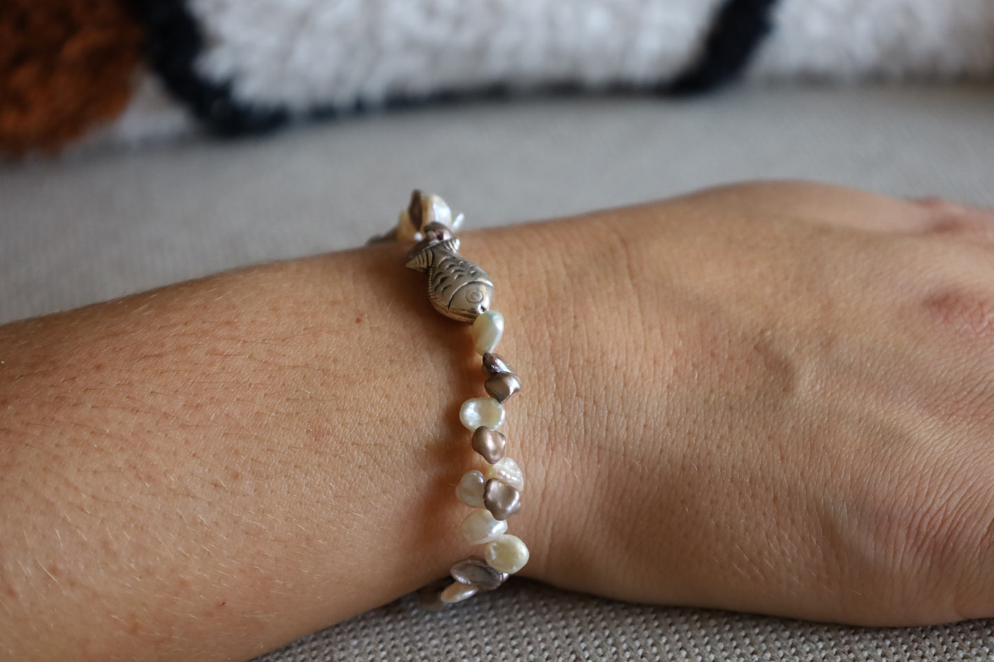 Bracelet Perles Keshi d'Eau Douce Violine et Perle Poisson Argent