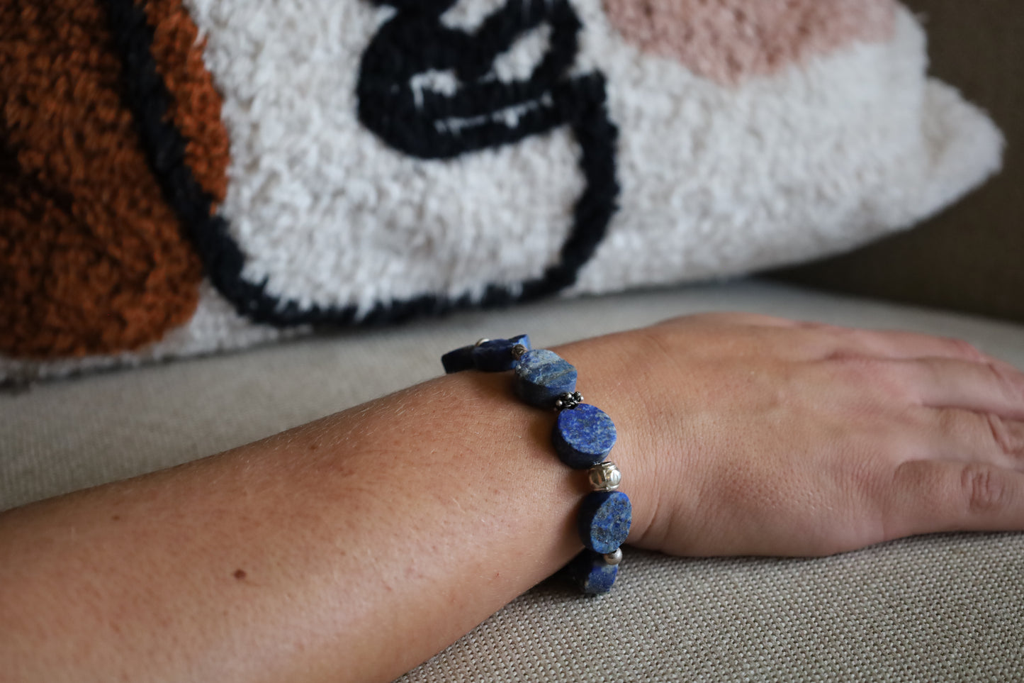 Bracelet en Lapis-Lazuli Brut et Perles Intercalaires Argent