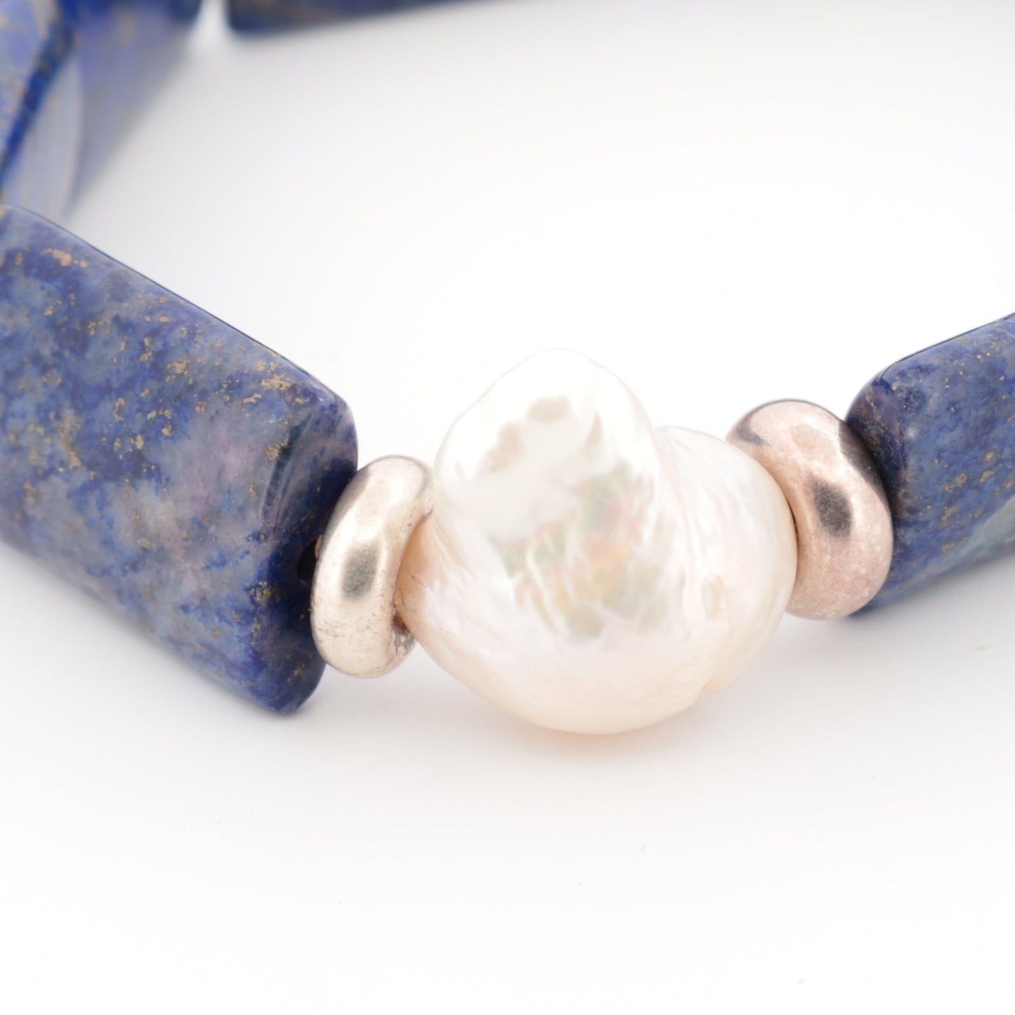 Bracelet en Lapis-Lazuli, Perle Baroque d'Eau Douce et Perles Intercalaires Argent