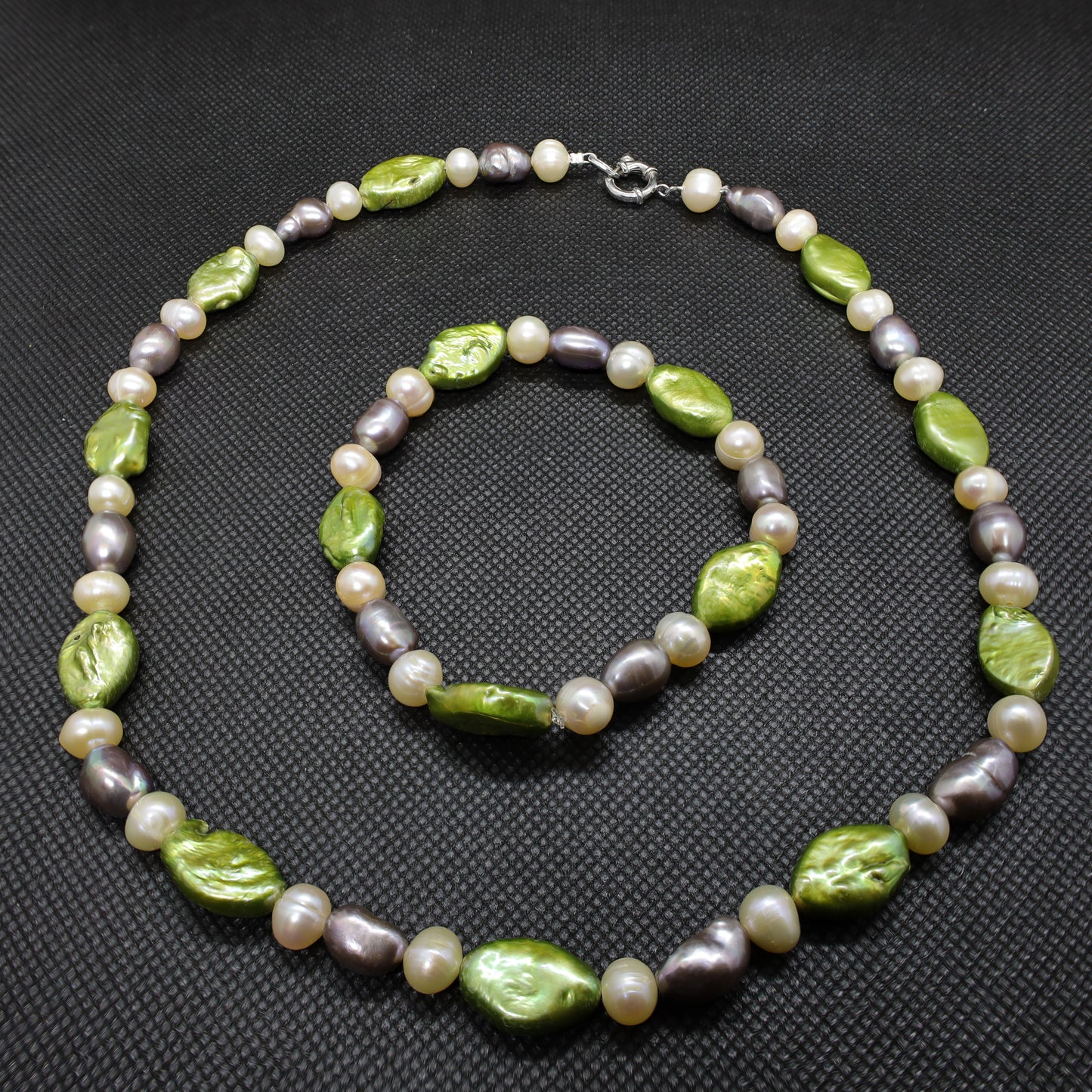 Collier Perles Baroques d'Eau Douce Vert Pastel, Blanc Rosé et Gris