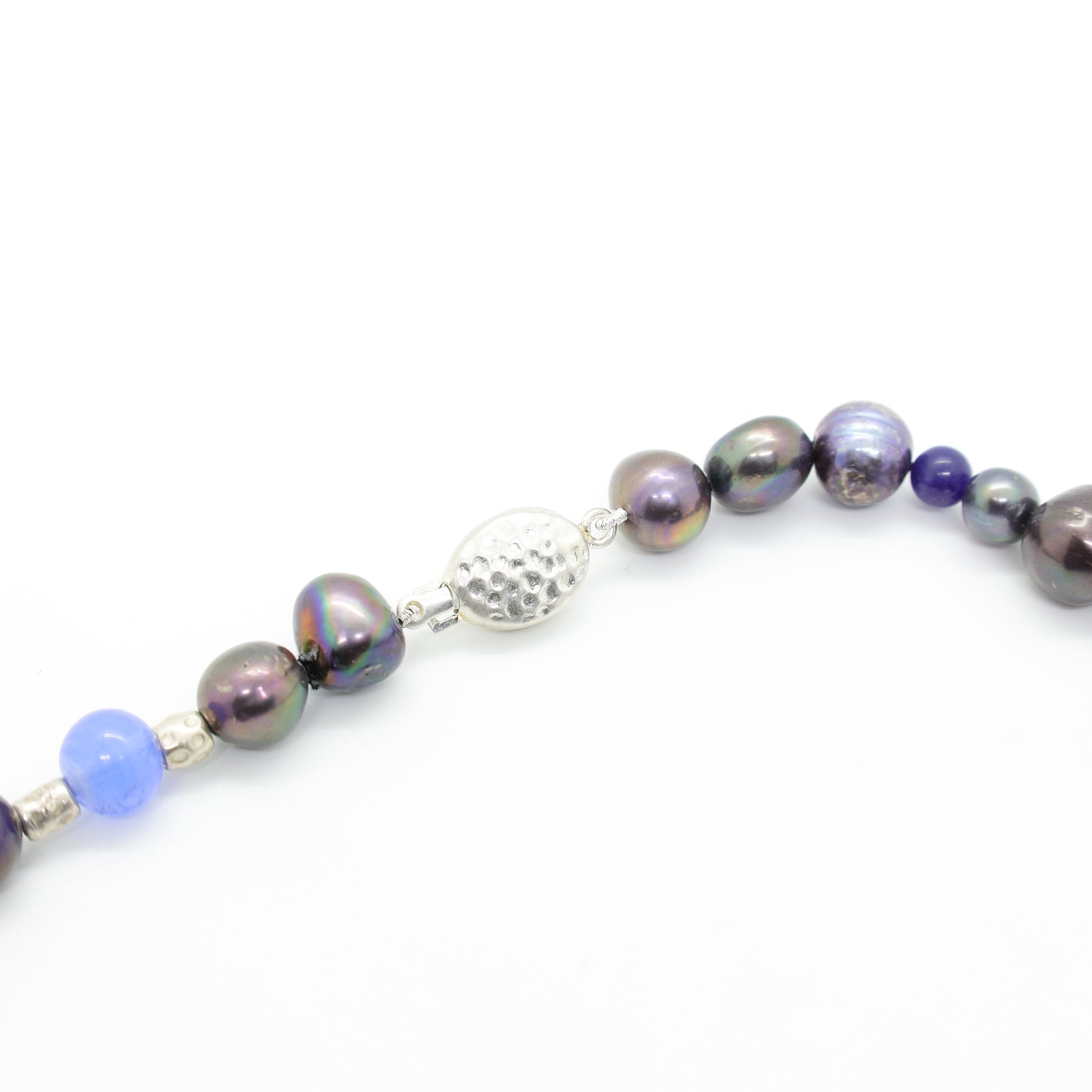 Collier Perles Baroques d'Eau Douce Noires, Lapis-Lazuli, Sodalite, Pâte de verre et Intercalaires Argent