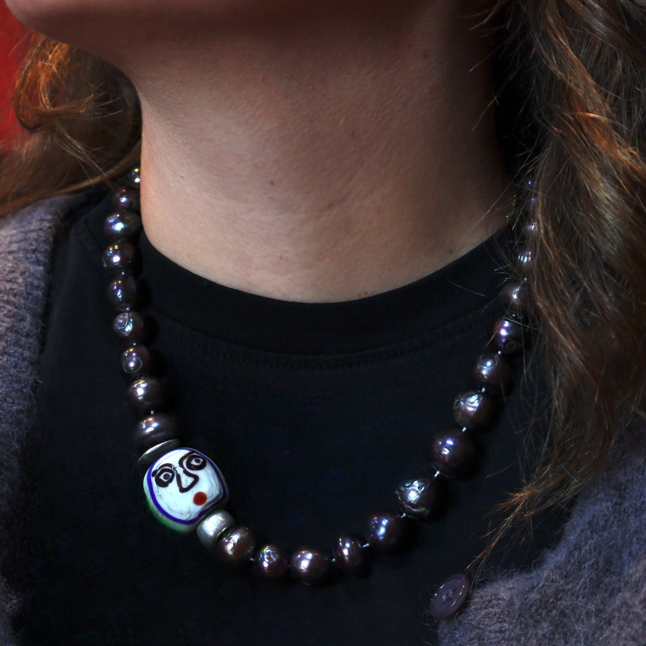 Collier Perles Baroques d'Eau Douce Noires, Pâte de Verre "Visage" et Perles Intercalaires Argent