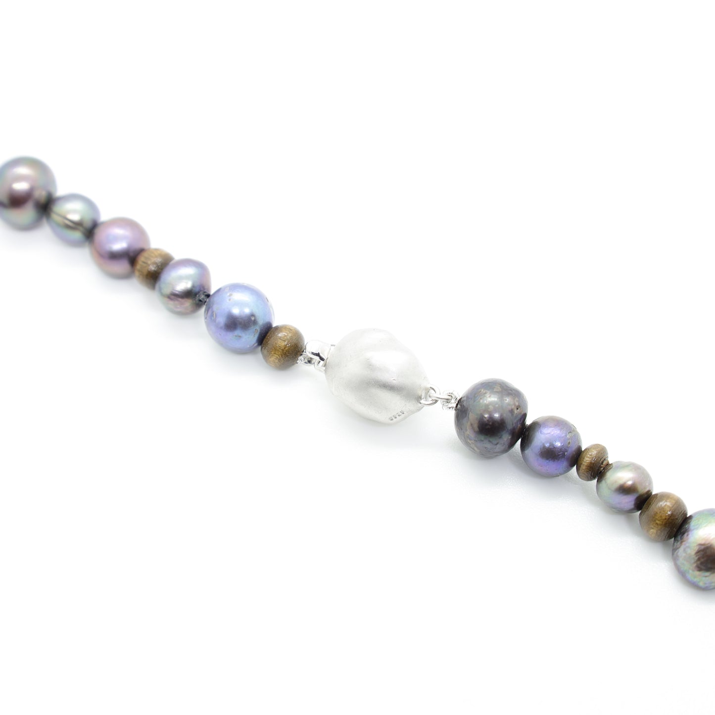 Collier Perles Baroques d'Eau Douce Noires, Perles Bois, Jade et Cornaline, Intercalaires Argent