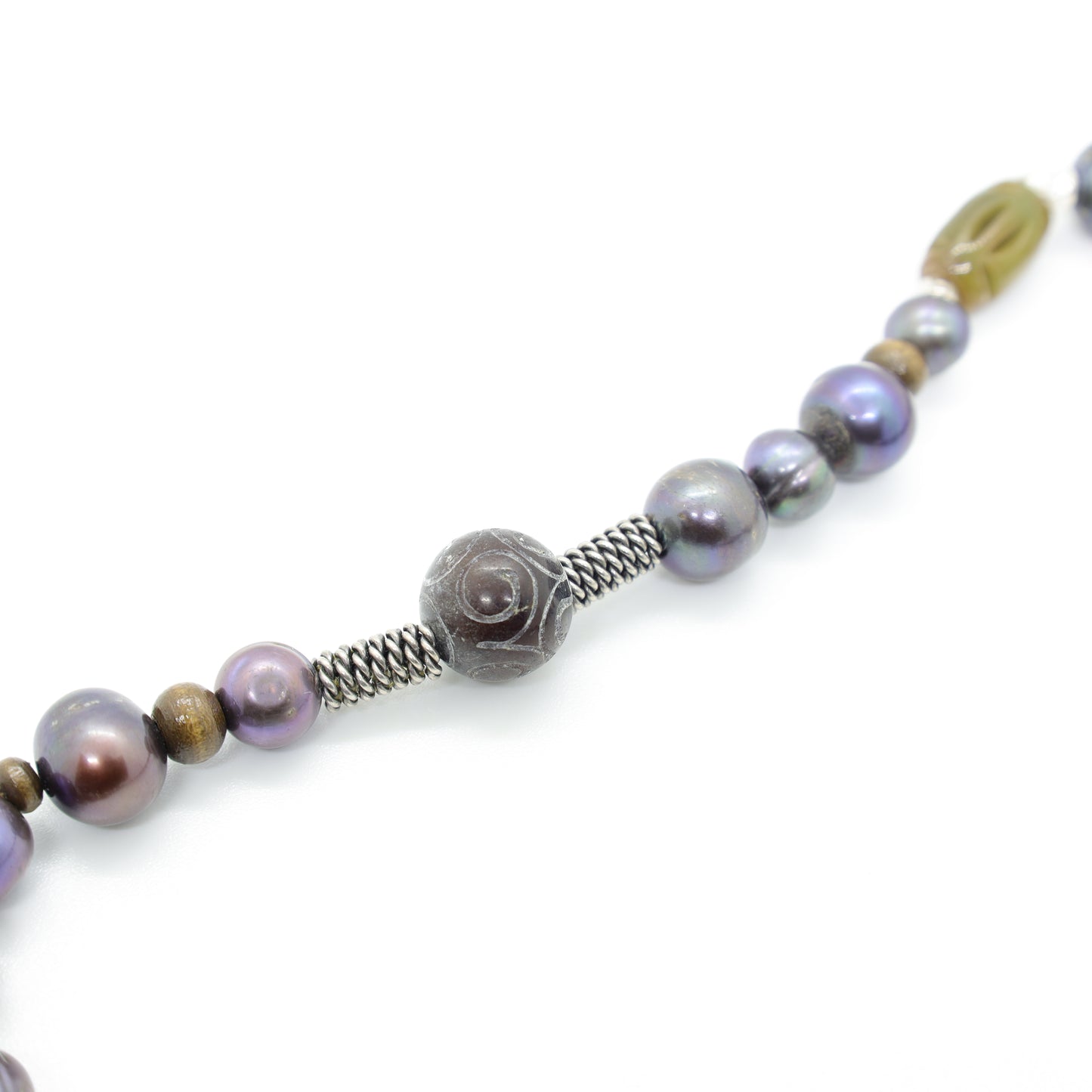 Collier Perles Baroques d'Eau Douce Noires, Perles Bois, Jade et Cornaline, Intercalaires Argent