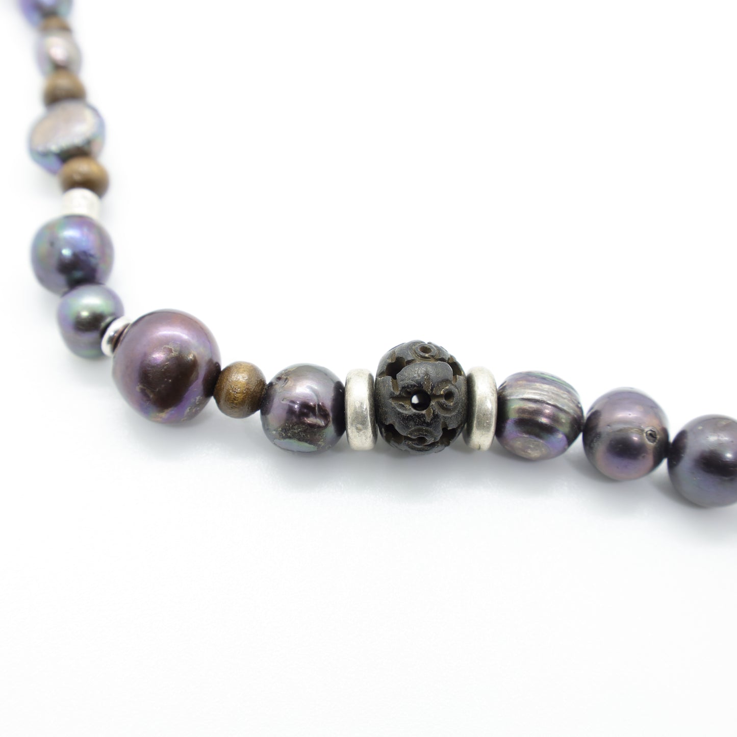 Collier Perles Baroques d'Eau Douce Noires, Perles Bois, Jade et Cornaline, Intercalaires Argent