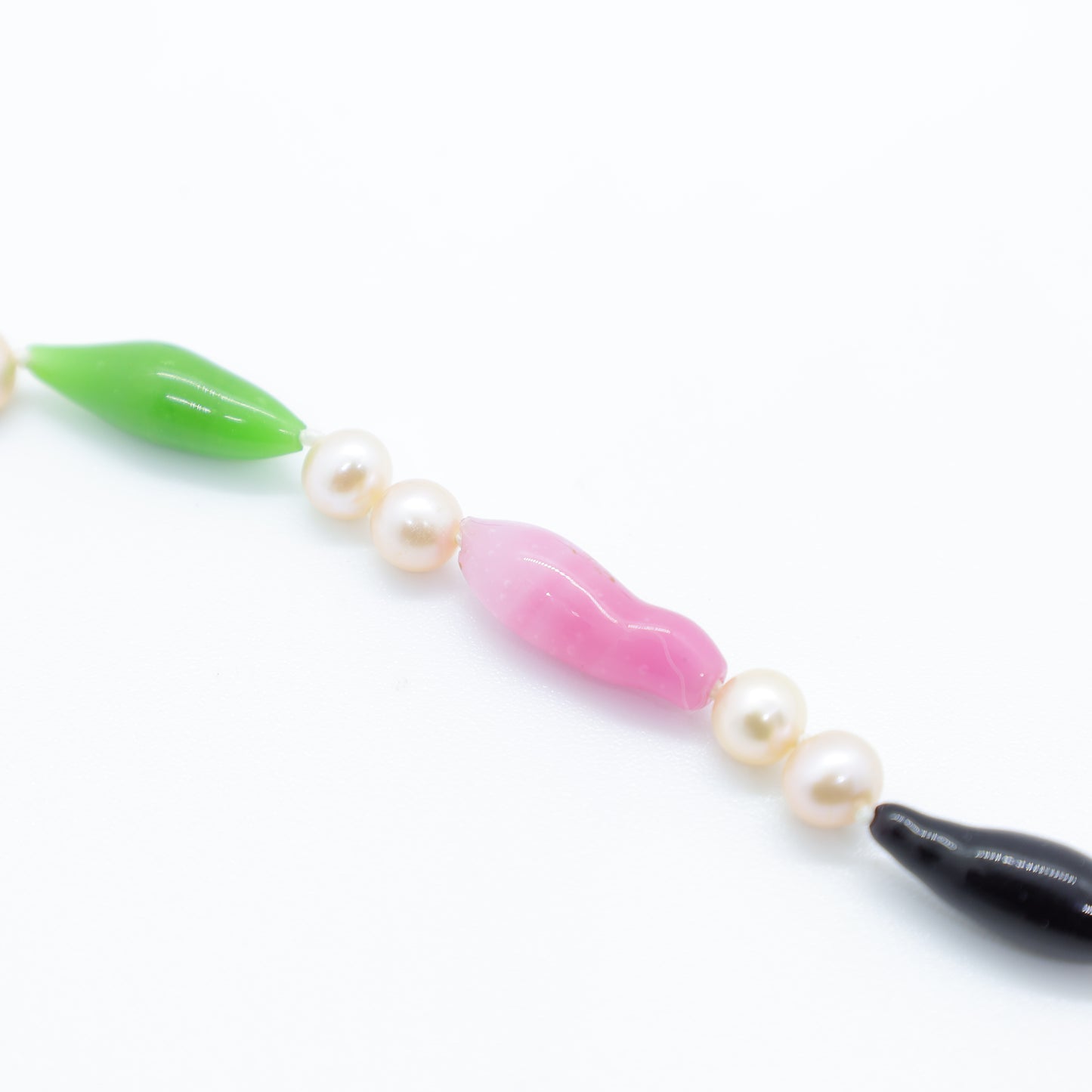 Collier Perles Baroques d'Eau Douce Saumonées et Gouttes en Pâtes de Verre Colorées