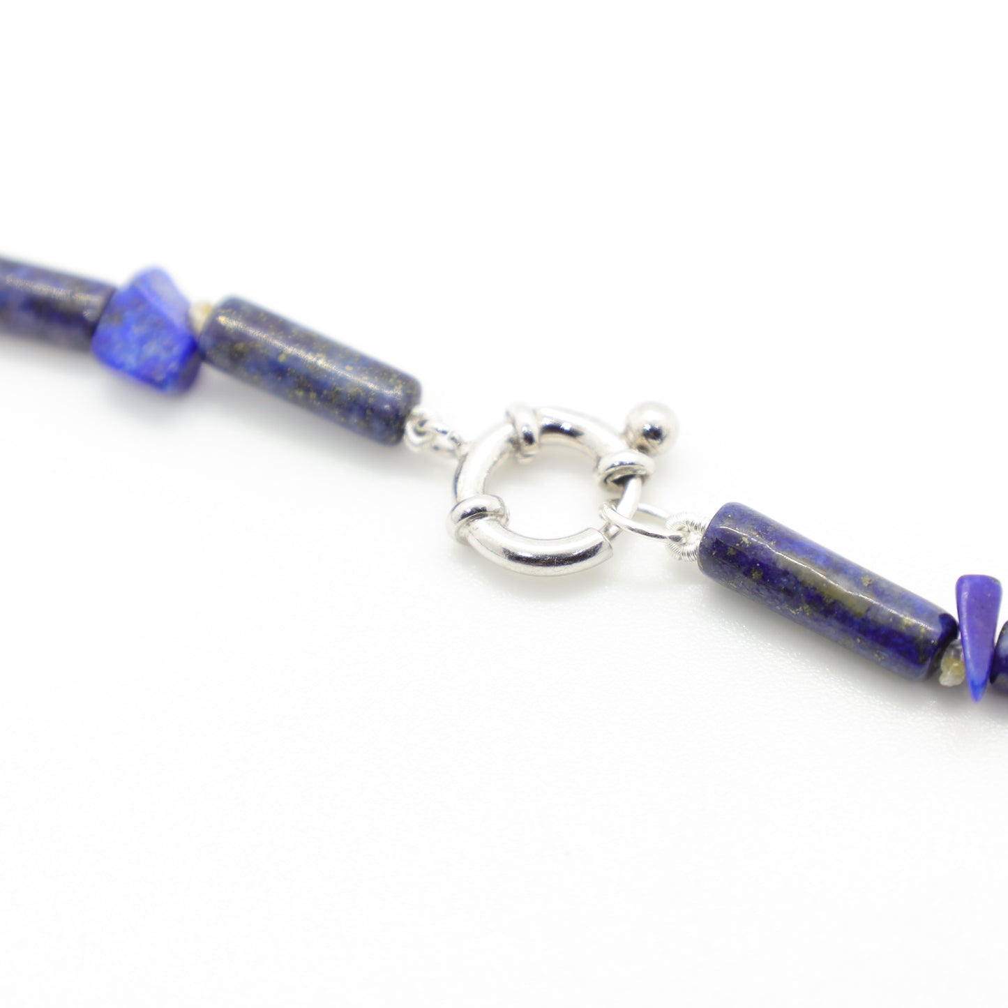 Collier en Lapis-Lazuli, Perles Tubulaires et Baroques et Perle Intercalaire Argent