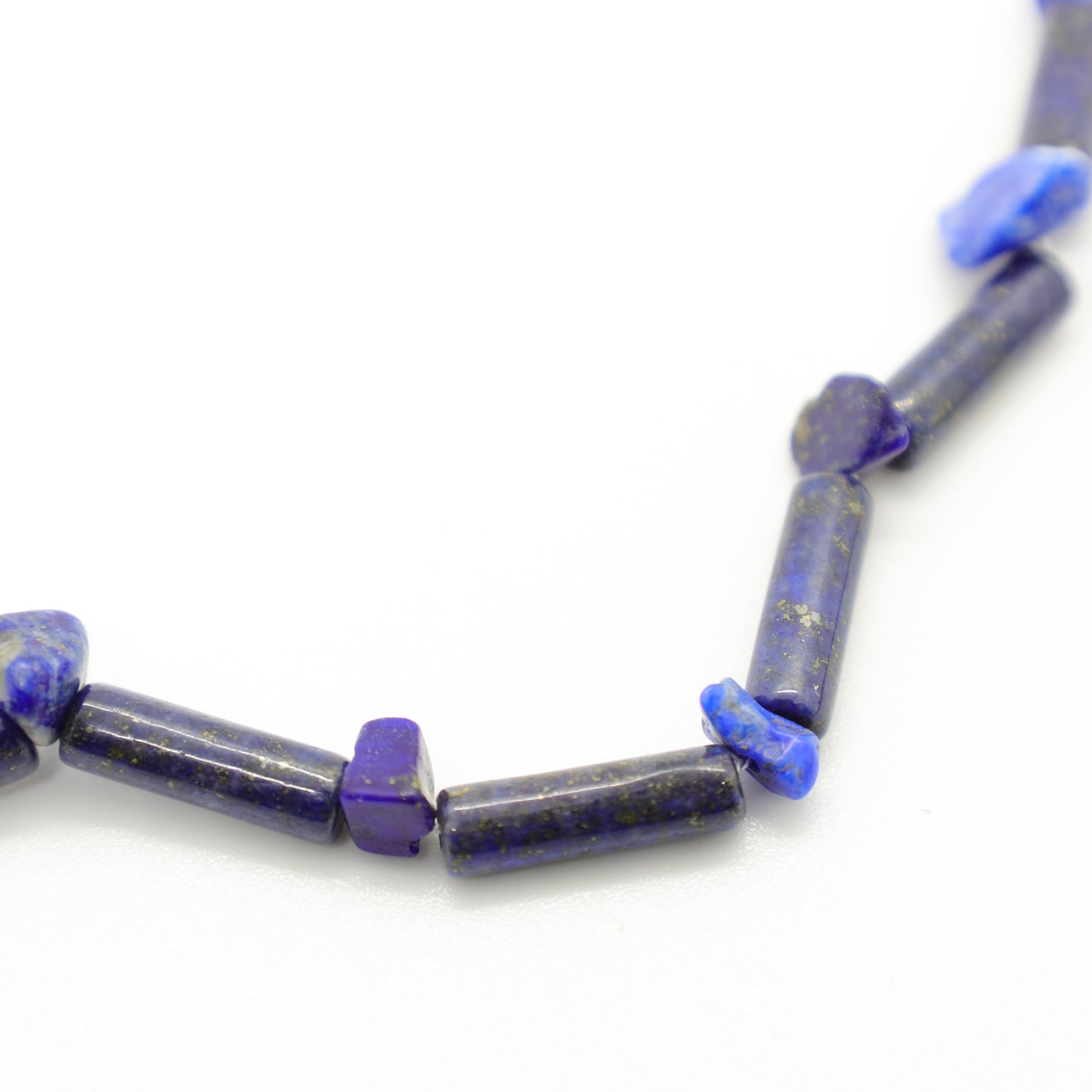 Collier en Lapis-Lazuli, Perles Tubulaires et Baroques et Perle Intercalaire Argent