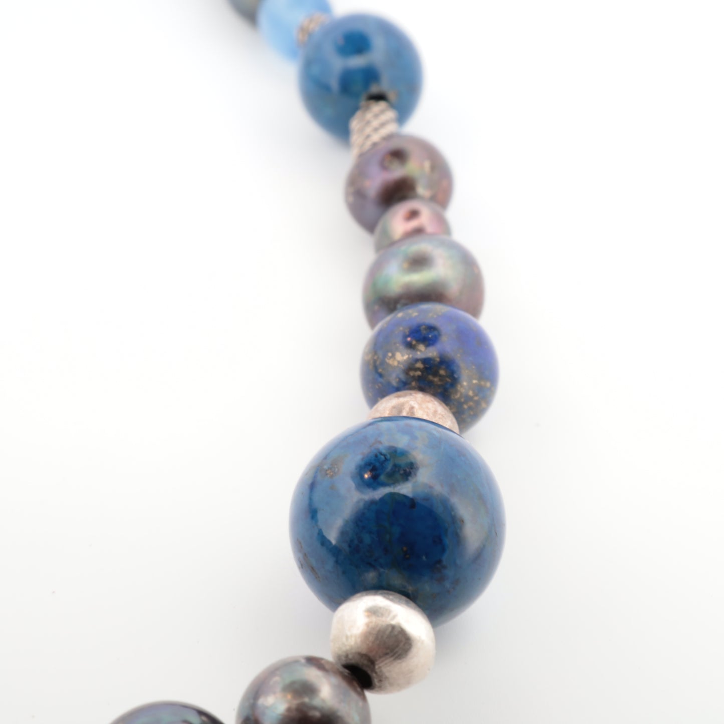 Collier Perles Baroques d'Eau Douce Noires, Lapis-Lazuli, Sodalite, Pâte de verre et Intercalaires Argent